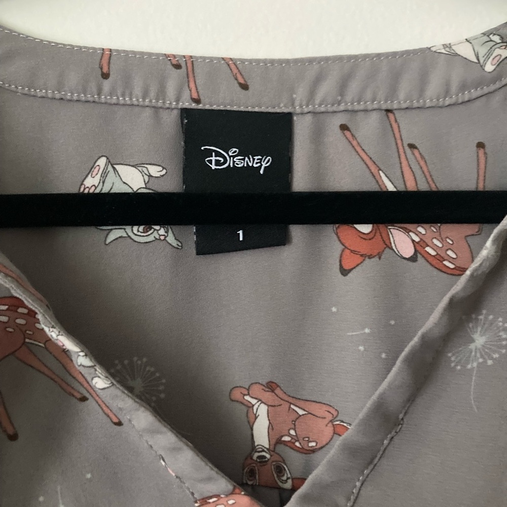 Woman’s blouse - Picture 3 of 9